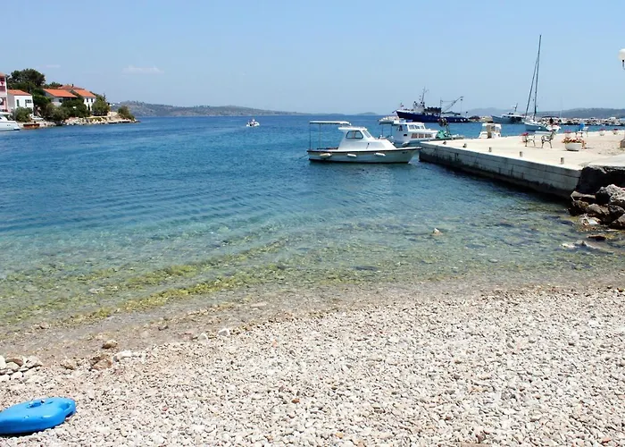 Дом отдыха Secluded Fisherman's Cove Dragnjevica - Telascica, Dugi Otok - 19966 Сали